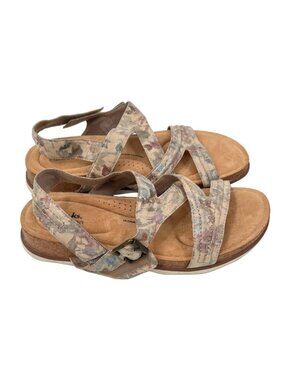 Clarks Fabric Upper  Comfort Sandals
